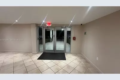 16465 NE 22nd Ave #609, North Miami Beach, FL 33160 - Photo 2
