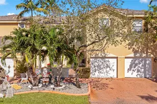 11261 NW 55th Ln, Doral, FL 33178 - Photo 2