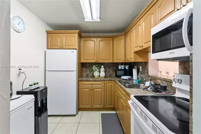 5201 NW 7th St #105, Miami, FL 33126 - Photo 2
