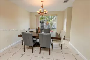 4612 NW 94th Ct, Doral, FL 33178 - Photo 6