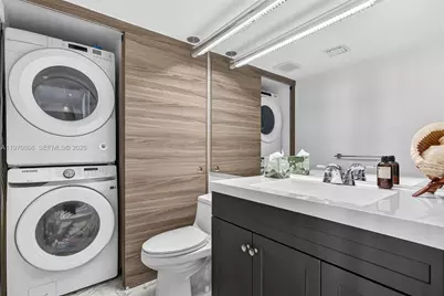 2000 Towerside Ter #1408, Miami, FL 33138 - Photo 14