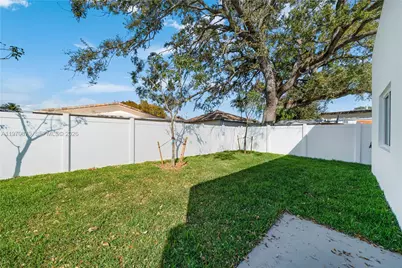 5735 SW 4th St, Miami, FL 33144 - Photo 16