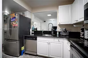 2721 Ocean Club Blvd, Hollywood, FL 33019 - Photo 4