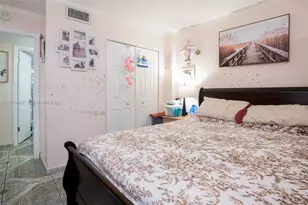 16450 Miami Dr, North Miami Beach, FL 33162 - Photo 14