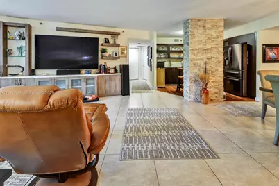 3500 Mystic Pointe Dr #302, Aventura, FL 33180 - Photo 4