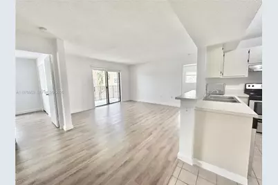 400 W Palm Cir W #201, Pembroke Pines, FL 33025 - Photo 8