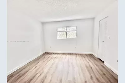 400 W Palm Cir W #201, Pembroke Pines, FL 33025 - Photo 14