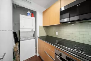 1060 Brickell Ave, Miami, FL 33131 - Photo 10