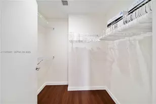 1060 Brickell Ave, Miami, FL 33131 - Photo 6