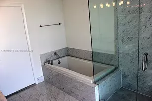 253 NE 2nd St, Miami, FL 33132 - Photo 18