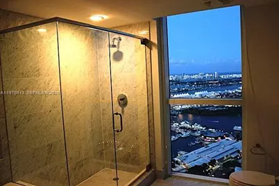 253 NE 2nd St #4303, Miami, FL 33132 - Photo 16