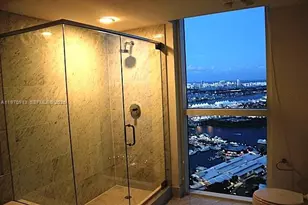 253 NE 2nd St, Miami, FL 33132 - Photo 16