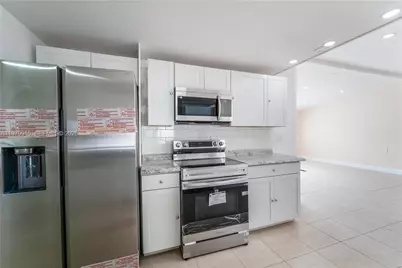 730 NW 214th Ave, Pembroke Pines, FL 33029 - Photo 1