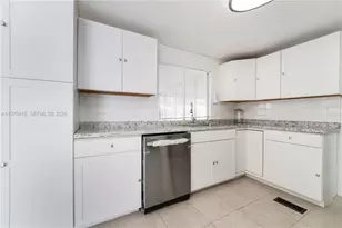 730 NW 214th Ave, Pembroke Pines, FL 33029 - Photo 8
