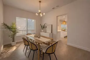 2556 Jardin Manor, Weston, FL 33327 - Photo 2