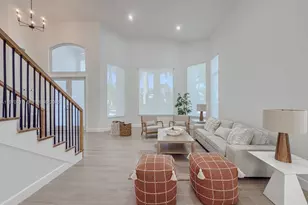 2556 Jardin Manor, Weston, FL 33327 - Photo 2