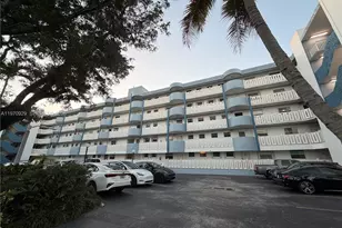 7900 Tatum Waterway Dr, Miami Beach, FL 33141 - Photo 12