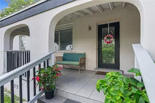 700 SW 44th Pl, Miami, FL 33134 - Photo 2