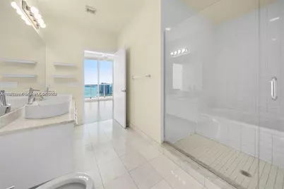 888 Biscayne Blvd #4503, Miami, FL 33132 - Photo 12