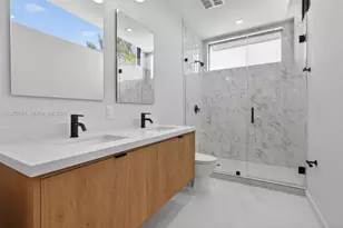 529 NE 61st St, Miami, FL 33137 - Photo 14