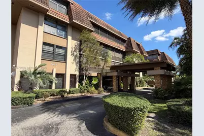 661 NE 195th St #104, Miami, FL 33179 - Photo 1