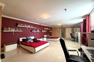 661 NE 195th St, Miami, FL 33179 - Photo 12
