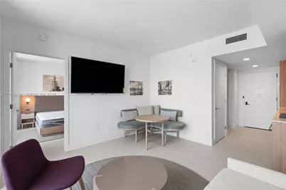 159 NE 6th St #2707, Miami, FL 33132 - Photo 4