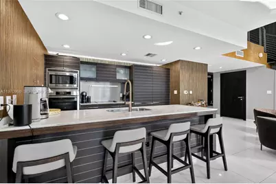 200 Biscayne Boulevard Way #1108, Miami, FL 33131 - Photo 4