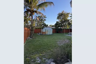 470 NE 127th St, North Miami, FL 33161 - Photo 8