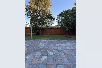 470 NE 127th St, North Miami, FL 33161 - Photo 10
