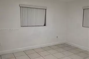 470 NE 127th St, North Miami, FL 33161 - Photo 22