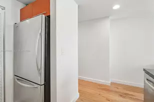 253 NE 2nd St, Miami, FL 33132 - Photo 14