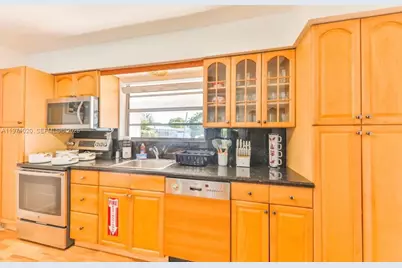 [Address not provided], Miami, FL 33180 - Photo 10