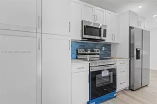 941 NE 154th St, North Miami Beach, FL 33162 - Photo 44