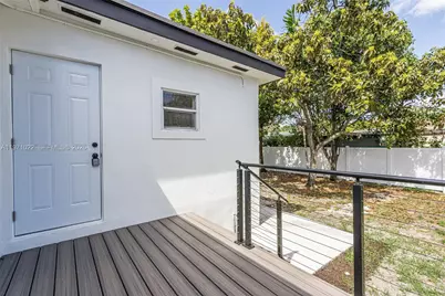 941 NE 154th St, North Miami Beach, FL 33162 - Photo 50