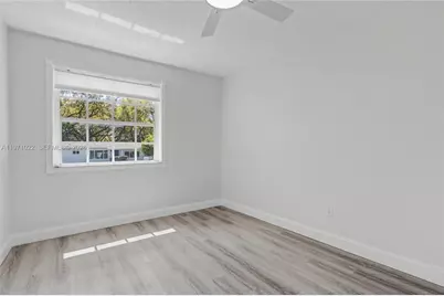 941 NE 154th St, North Miami Beach, FL 33162 - Photo 26