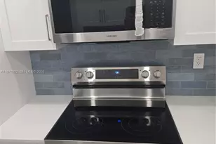 941 NE 154th St, North Miami Beach, FL 33162 - Photo 6