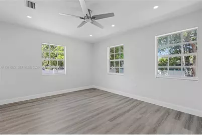 941 NE 154th St, North Miami Beach, FL 33162 - Photo 28