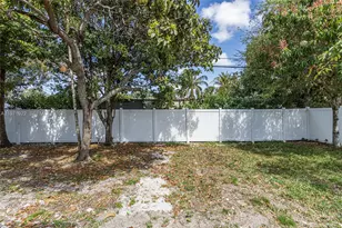 941 NE 154th St, North Miami Beach, FL 33162 - Photo 52