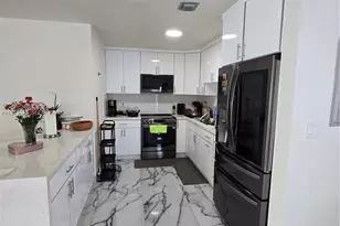 869 W 37th St, Hialeah, FL 33012 - Photo 8