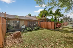 802 NW 79th Terrace, Plantation, FL 33324 - Photo 4