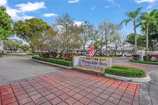 11625 NW 11th St, Pembroke Pines, FL 33026 - Photo 34