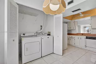 7310 NW 18th St, Margate, FL 33063 - Photo 10