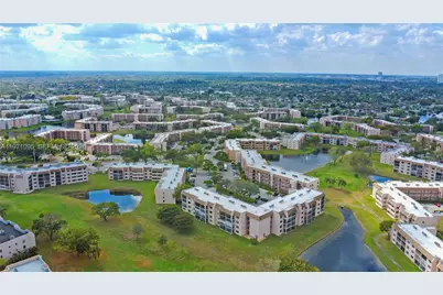 10207 Sunrise Lakes Blvd #204, Sunrise, FL 33322 - Photo 10