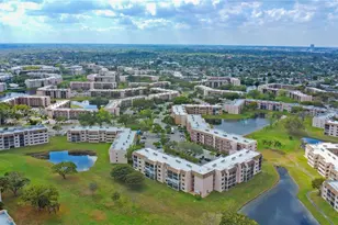 10207 Sunrise Lakes Blvd, Sunrise, FL 33322 - Photo 10