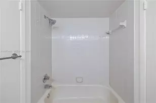 10105 W Sunrise Blvd, Plantation, FL 33322 - Photo 14