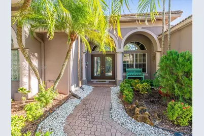 2221 NW 129th Ter, Pembroke Pines, FL 33028 - Photo 2