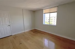 10000 NW 80th Ct, Hialeah Gardens, FL 33016 - Photo 26