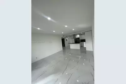 8290 Lake Dr #427, Doral, FL 33166 - Photo 6