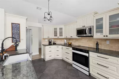 13810 Roanoke St, Davie, FL 33325 - Photo 18